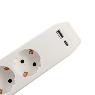 Prelungitor cu USB Spacer PP-3-45-TC-USB, 3 Schuko, 4.5m Prelungitor cu USB Spacer PP-3-45-TC-USB, 3 Schuko, 4.5m